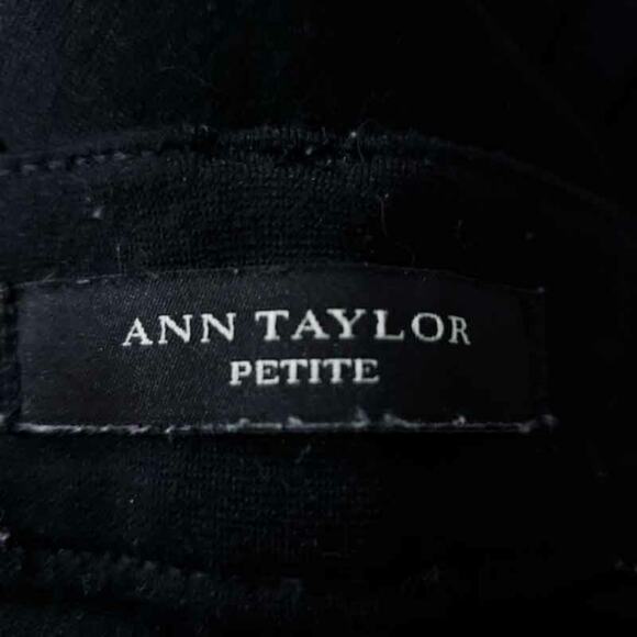 Ann Taylor Super Skinny Fit Black Pants Size 0P Petite Capri, Cropped, Stretchy - Picture 4 of 4